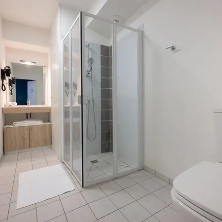 Odalys Domaine Des Pins - Bois De La Chaise Aparthotel 4*