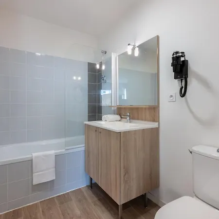 Odalys Domaine Des Pins - Bois De La Chaise Lägenhetshotell