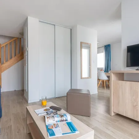 Odalys Domaine Des Pins - Bois De La Chaise Lägenhetshotell 4*