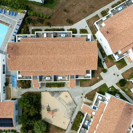 Odalys Le Domaine Des Pins Aparthotel 4*