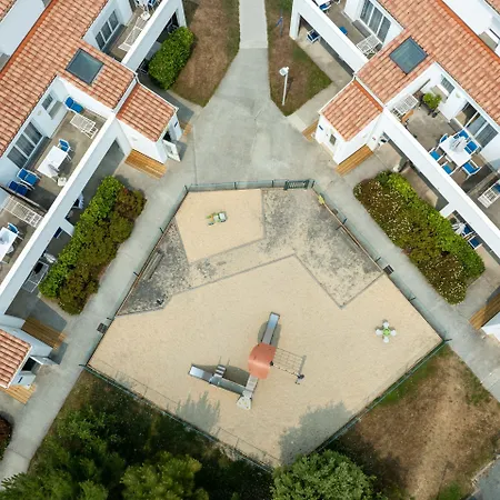 Appart hôtel Résidence Odalys Le Domaine Des Pins 4*