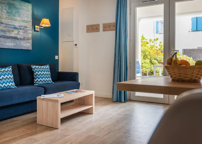 Odalys Domaine Des Pins - Bois De La Chaise Aparthotel