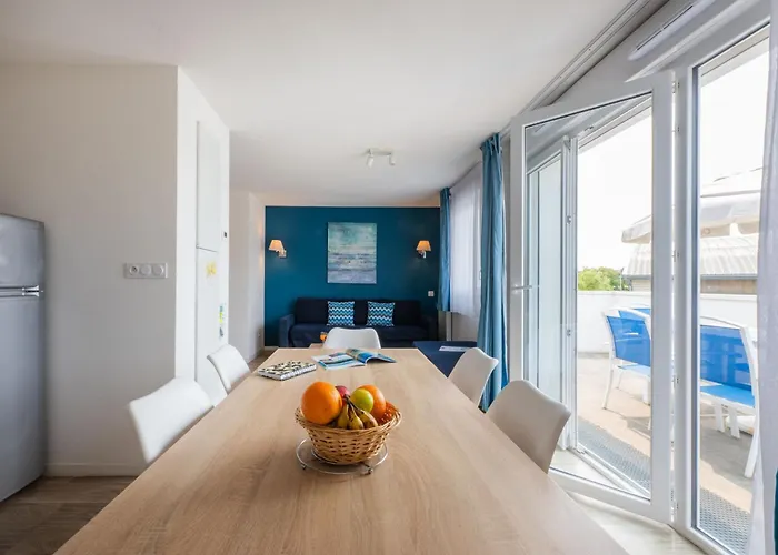 Odalys Domaine Des Pins - Bois De La Chaise Aparthotel 4*