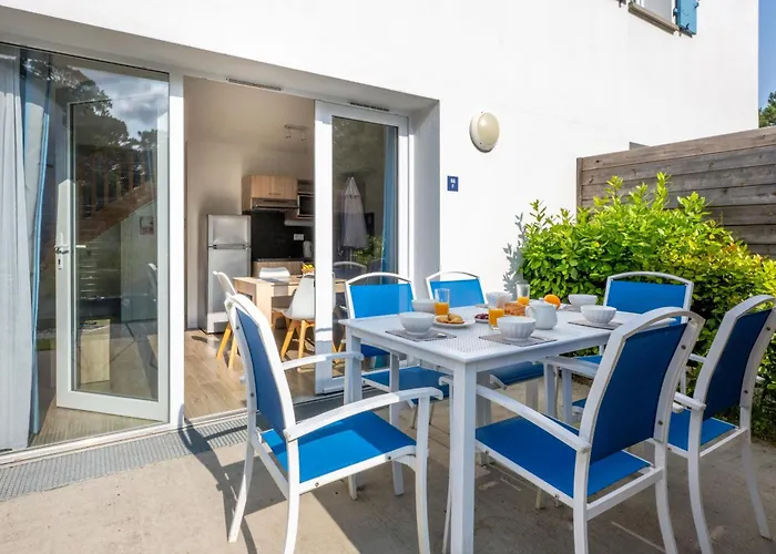 Aparthotel Odalys Domaine Des Pins - Bois De La Chaise 4*