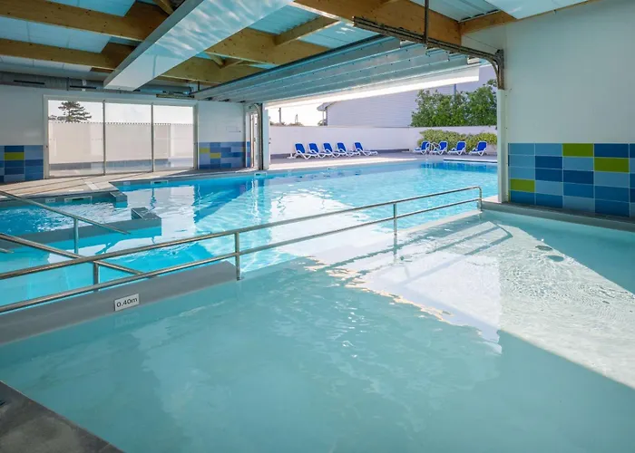 Aparthotel Odalys Domaine Des Pins - Bois De La Chaise 4*