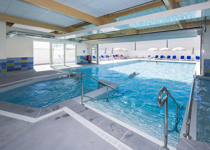 Odalys Domaine Des Pins - Bois De La Chaise Aparthotel