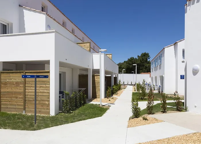 Aparthotel Odalys Domaine Des Pins - Bois De La Chaise 4*